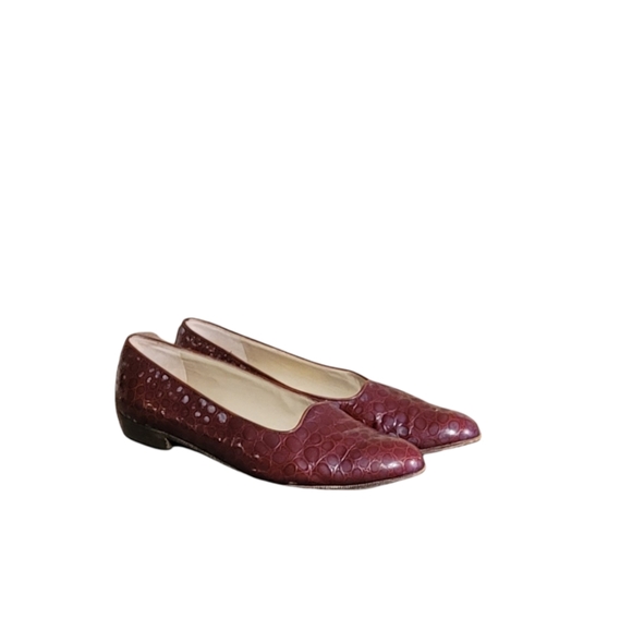 Women Vintage Burgundy Loafers By Salvatore Ferragamo Size 8.5AA/Women Designer - Picture 1 of 9